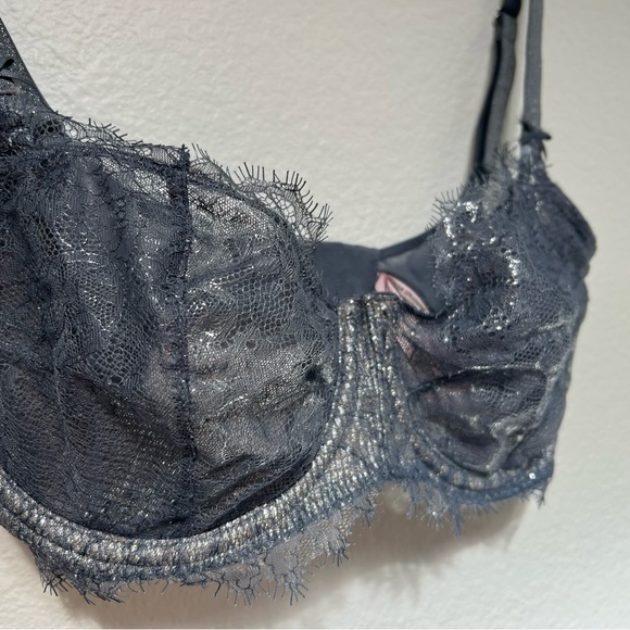 Sexy Shimmery Blue Victoria’s Secret Dream Angels Pushup without padding bra - Picture 6 of 7